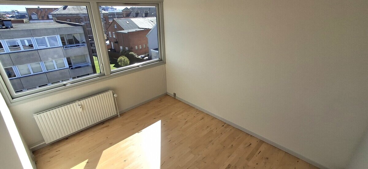 2-room apartment in Frederikshavn image 4
