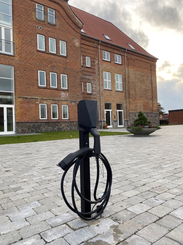 ladestander 2023.jpg